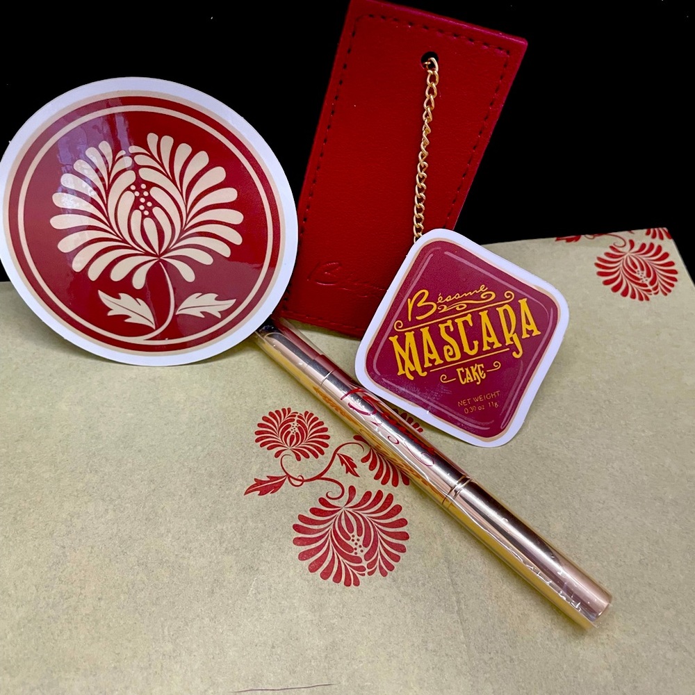 Besame Cosmetics lip brush and lipstick holder